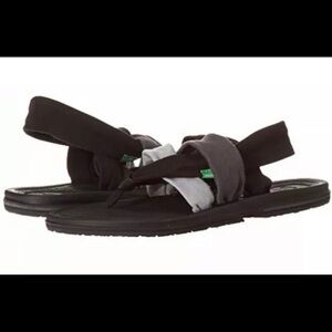 ! NWT Sanuk Sandal Flipflop Black Size 5 yoga comfortable $50
